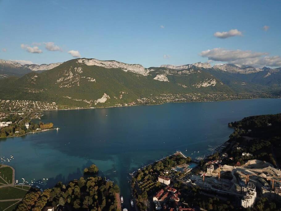 Toit-Terrasse Traversant Plein Centre 100M Du Lac Lägenhet Annecy Exteriör bild