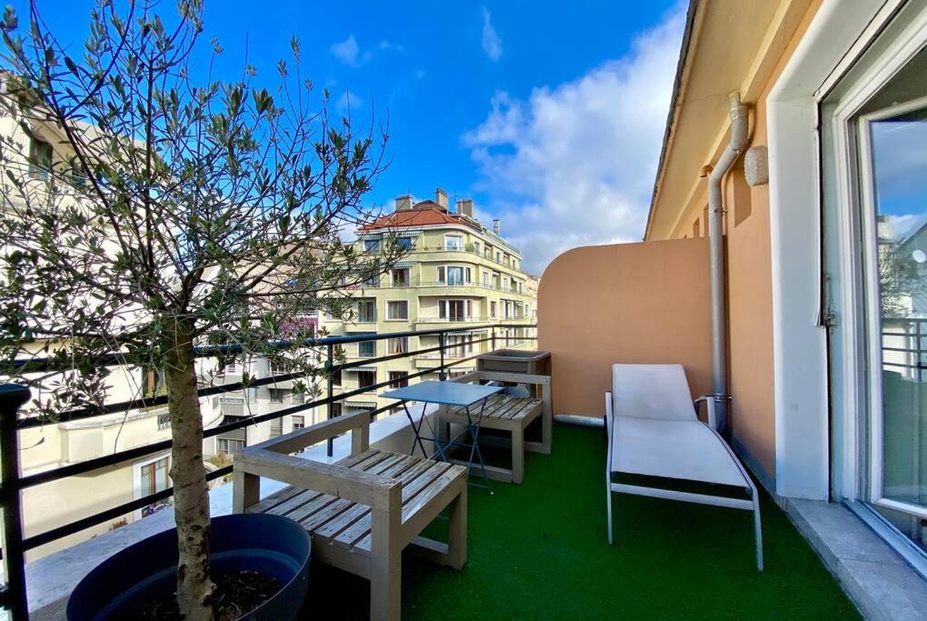 Toit-Terrasse Traversant Plein Centre 100M Du Lac Lägenhet Annecy Exteriör bild